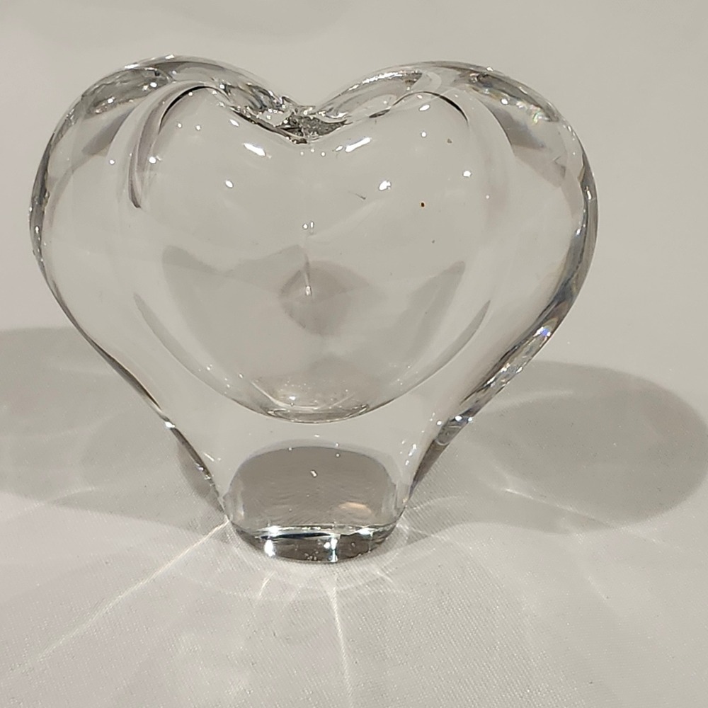 Heart Bud Vase Home Decor Small Clear Hand Blown Glass - Picture 2 of 12